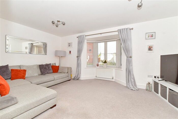 3 Bedroom Detached House For Sale In Braeburn Way, Basildon, Essex, SS14