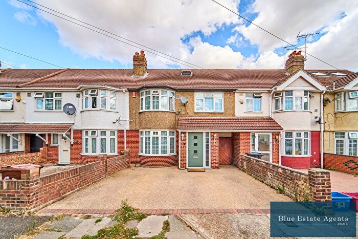 4 Bedroom Terraced House For Sale In Byron Avenue, Hounslow, TW4