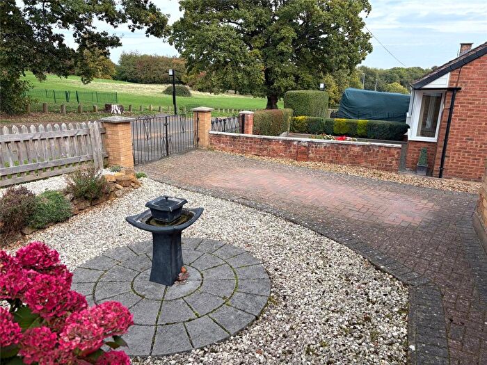 2 Bedroom Bungalow For Sale In Daneholme Avenue, Daventry, Northamptonshire, NN11