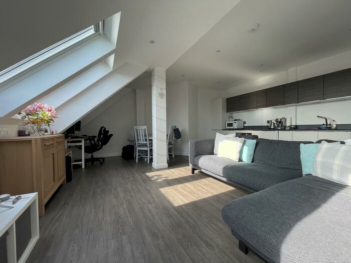 1 Bedroom Apartment To Rent In Century Court, Bracknell, RG12