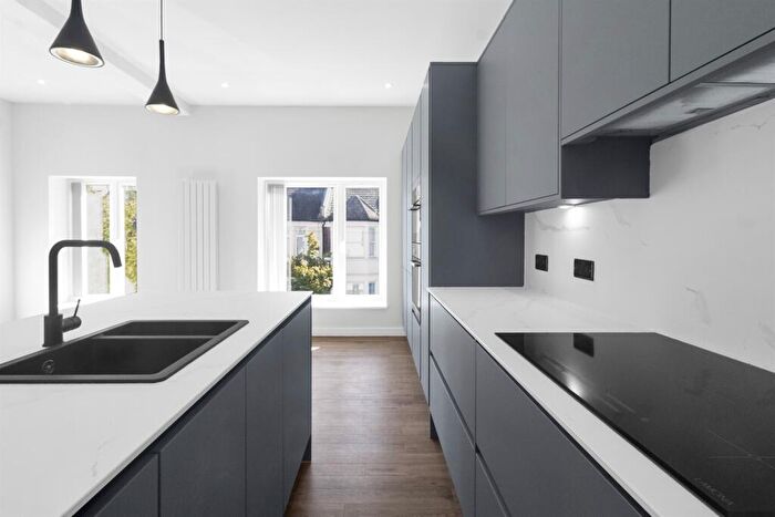 1 Bedroom Flat To Rent In Saville Road, E16