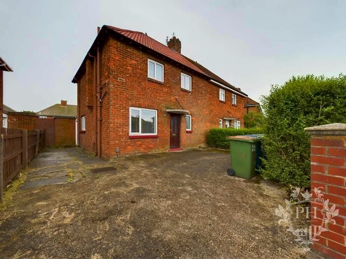 3 Bedroom Semi-Detached House For Sale In Lucerne Road, Redcar, TS10
