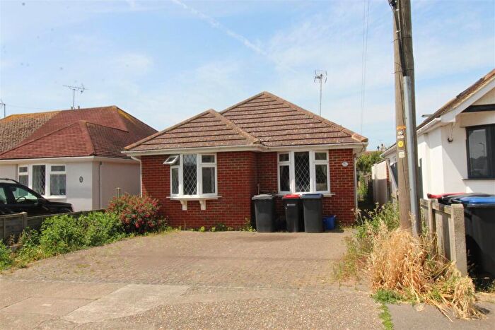 2 Bedroom Detached Bungalow For Sale In Chestnut Drive, Herne Bay, CT6