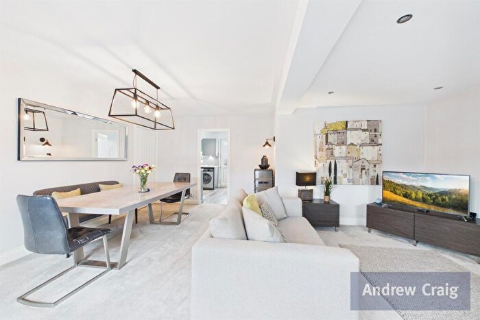 3 Bedroom Semi Detached House For Sale In Seaton Close, Wardley, NE10