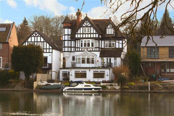 2 Bedroom Flat To Rent In Shooters Hill, Pangbourne, Reading RG8