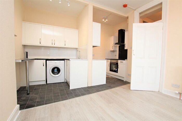 1 Bedroom Apartment To Rent In Gibson Terrace, Polwarth, Edinburgh, EH11