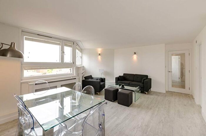 2 Bedroom Flat To Rent In Blantyre Walk, , Chelsea, London, SW10