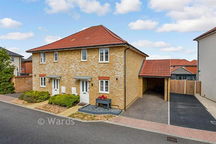 3 Bedroom Semi Detached House For Sale In Lamplight Gardens, Aylesham, Canterbury, Kent, CT3