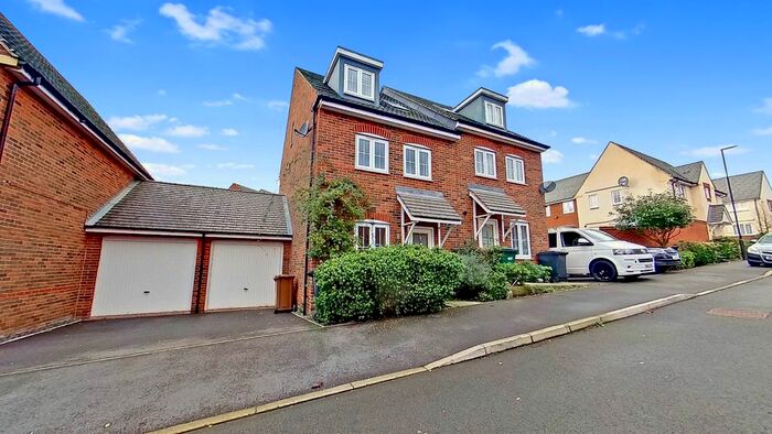 3 Bedroom Town House To Rent In Hope Way, Church Gresley, Swadlincote, Derbyshire, DE11