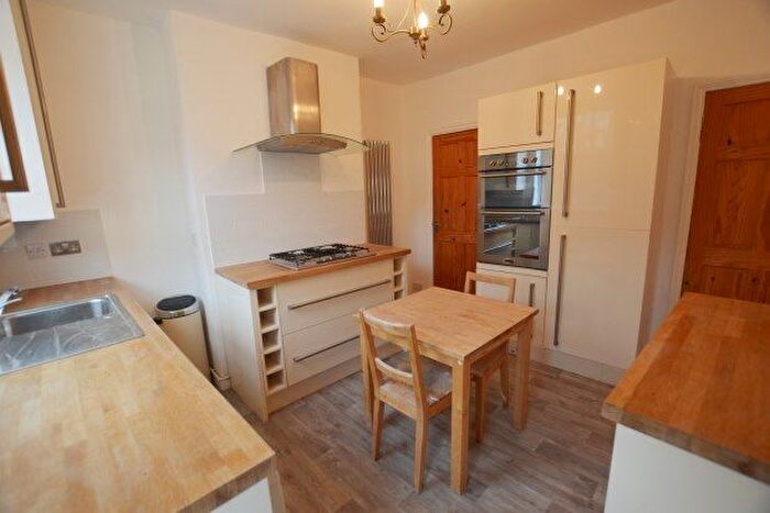 4 Bedroom Terraced House To Rent In Manor Oaks Road, Sheffield, S2