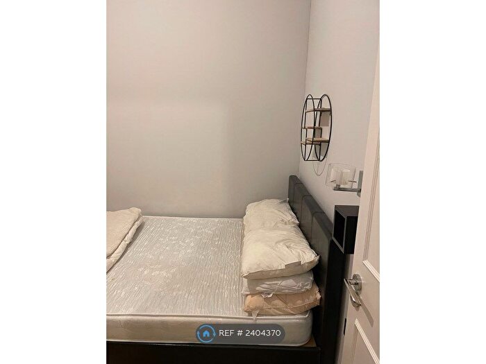 2 Bedroom Flat To Rent In Rock Street, London, N4