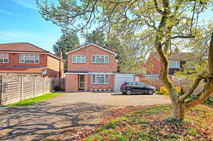 3 Bedroom Detached House For Sale In Hoddesdon Road - Stanstead Abbotts, SG12