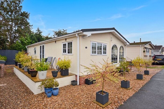 2 Bedroom Mobile/park Home For Sale In Ashby Road, Sinope, LE67