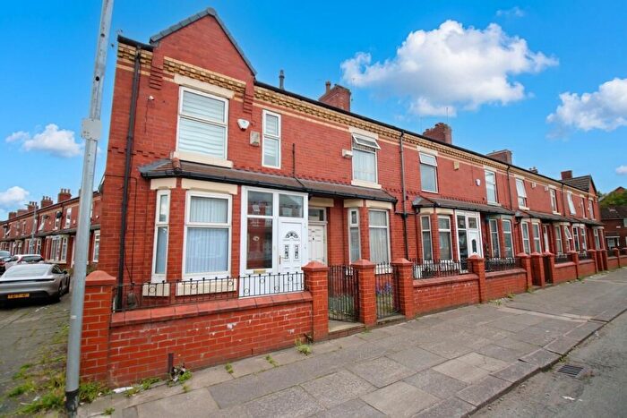 3 Bedroom End Of Terrace House To Rent In Gerald Road, Salford, M6