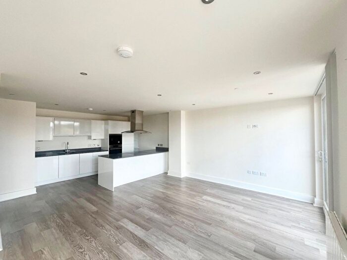 2 Bedroom Property To Rent In Lantern Court, Nottingham, NG9