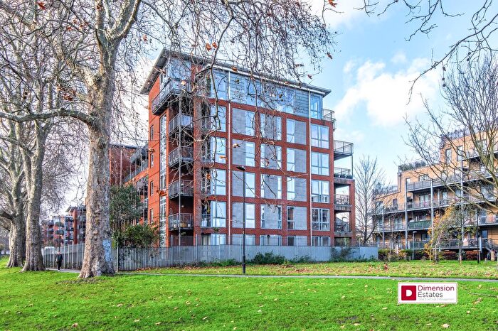 2 Bedroom Flat To Rent In Southwold Road, Upper Clapton, Hackney, London, E5