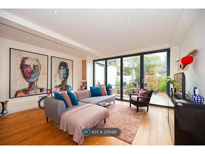 2 Bedroom Maisonette To Rent In Wandsworth Bridge Road, London, SW6