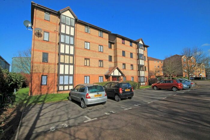2 Bedroom Flat To Rent In Varsity Drive, Twickenham, TW1
