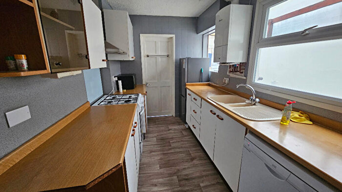 4 Bedroom Terraced House To Rent In Adelaide Road, Reading, Berkshire, RG6