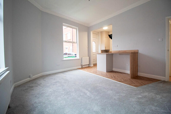 1 Bedroom Flat To Rent In Eland Street, Nottingham, NG7