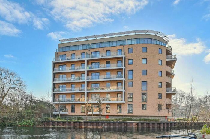 2 Bedroom Flat To Rent In Essex Wharf, Upper Clapton, London, E5