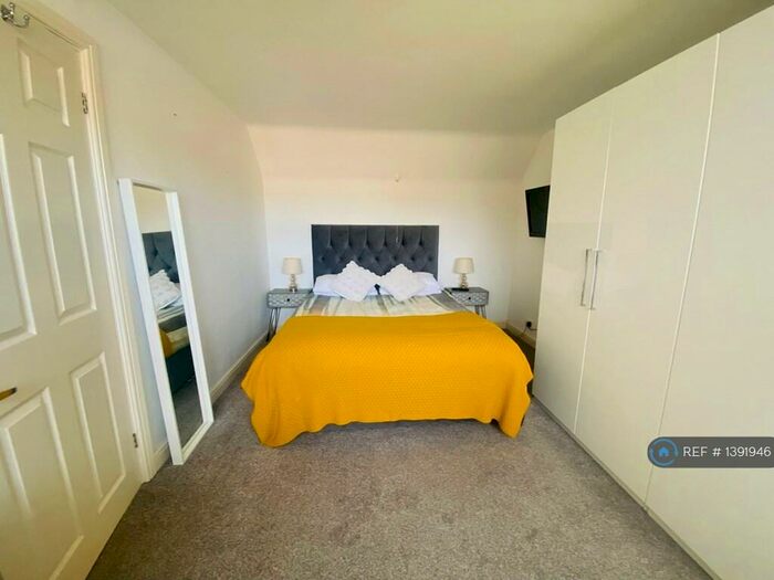 3 Bedroom Semi-Detached House To Rent In Florence Avenue, Leagrave, LU3