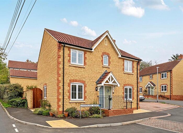 4 Bedroom Detached House For Sale In Chandlers Mews, Chippenham, SN15