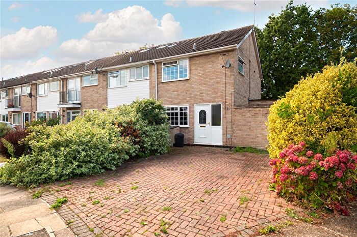 2 Bedroom End Of Terrace House For Sale In Strawberry Hill Close, Middlesex, TW1
