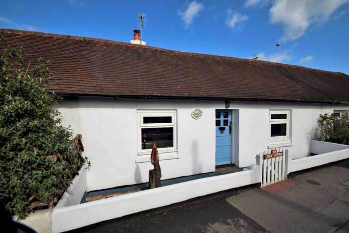 2 Bedroom Cottage To Rent In Richmond Road, Pevensey Bay, Pevensey, BN24