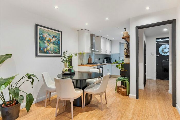4 Bedroom Terraced House To Rent In New Wharf Road, King's Cross, Islington, London, N1