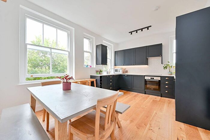 2 Bedroom Flat To Rent In Digby Mansions, Hammersmith, London, W6