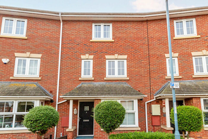 4 Bedroom Town House To Rent In Panama Circle, Derby, Derbyshire, DE24
