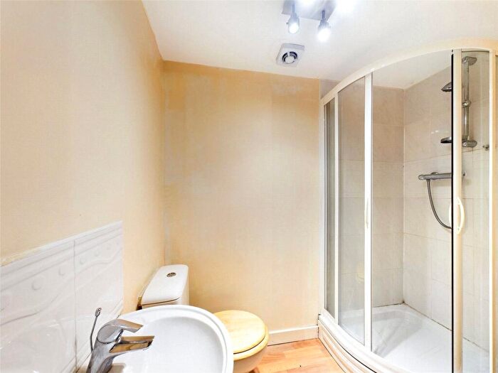 2 Bedroom Apartment To Rent In City Mills, - Mill Street, Bradford, West Yorkshire, BD1