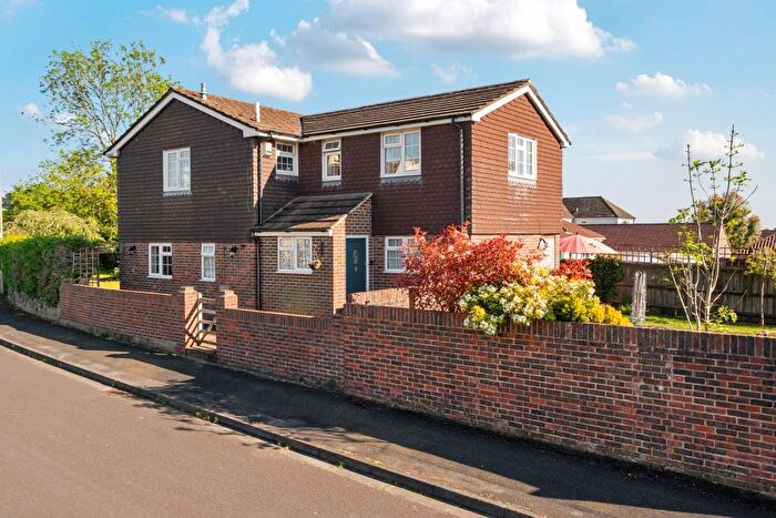 6 Bedroom Detached House For Sale In Claire Gardens, Waterlooville, PO8
