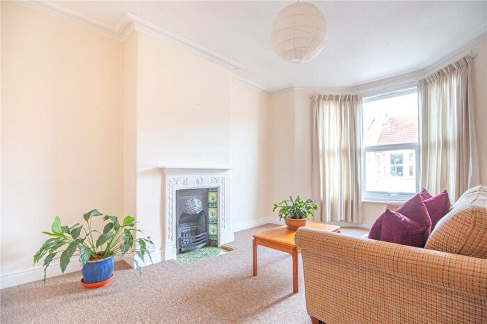 2 Bedroom Apartment For Sale In Rudthorpe Road, Bristol, BS7