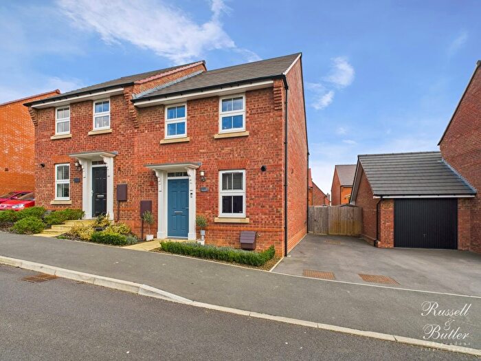 3 Bedroom Semi-Detached House For Sale In Toki Road, Buckingham, MK18