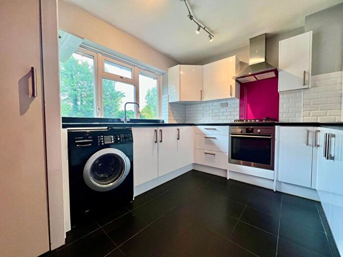2 Bedroom Maisonette To Rent In Lloyd Court, Pinner, HA5