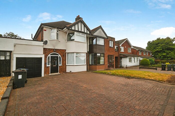 3 Bedroom Semi Detached House For Sale In Oakwood Road, Sutton Coldfield, B73