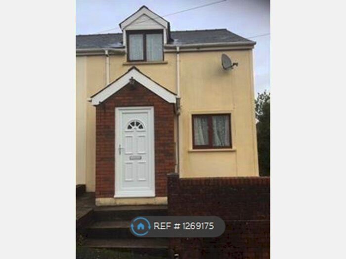 2 Bedroom End Of Terrace House To Rent In Park Lane, Pembroke Dock SA72