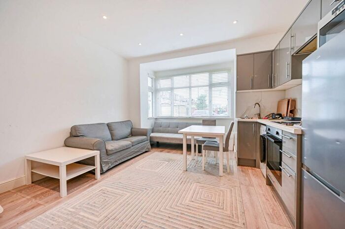 1 Bedroom Flat To Rent In Cecil Road, Acton, London, W3