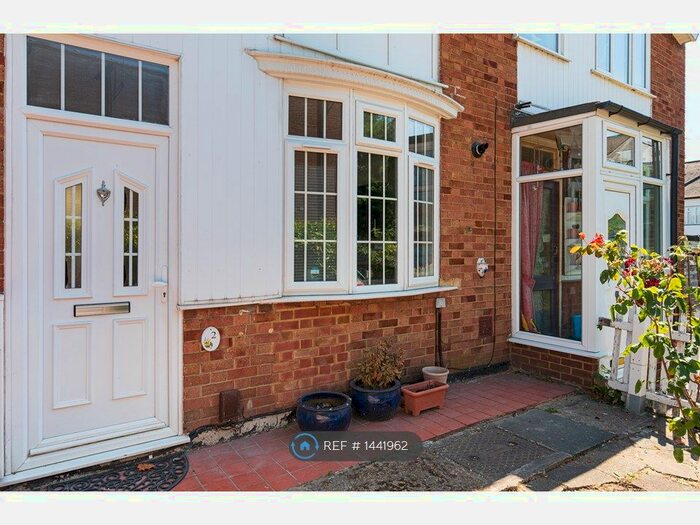 2 Bedroom Terraced House To Rent In Lansdowne Villas, South Woodford, E18