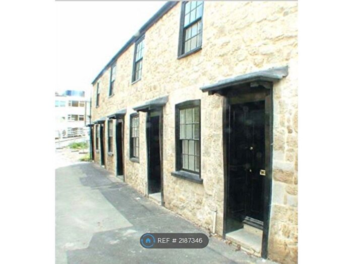3 Bedroom Terraced House To Rent In Ward Cottages, Cowes, PO31