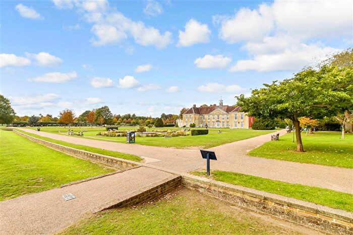 Studio For Sale In Bell Street, Reigate, Surrey, RH2