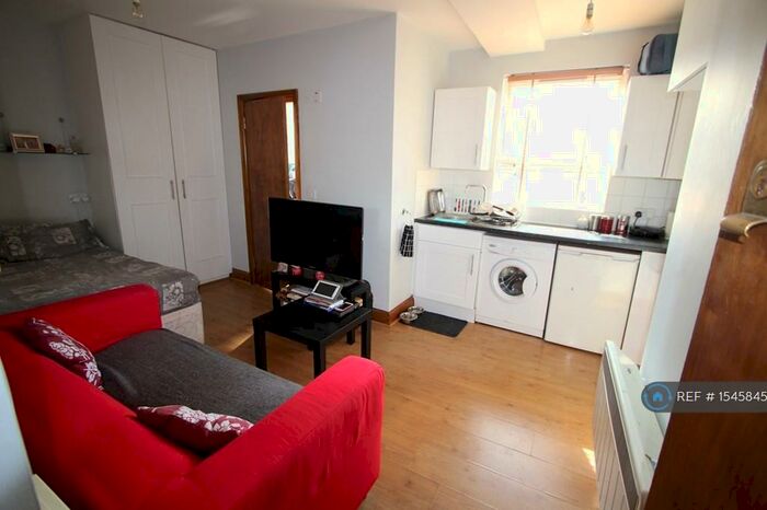 Studio To Rent In Allcroft Road, London, NW5
