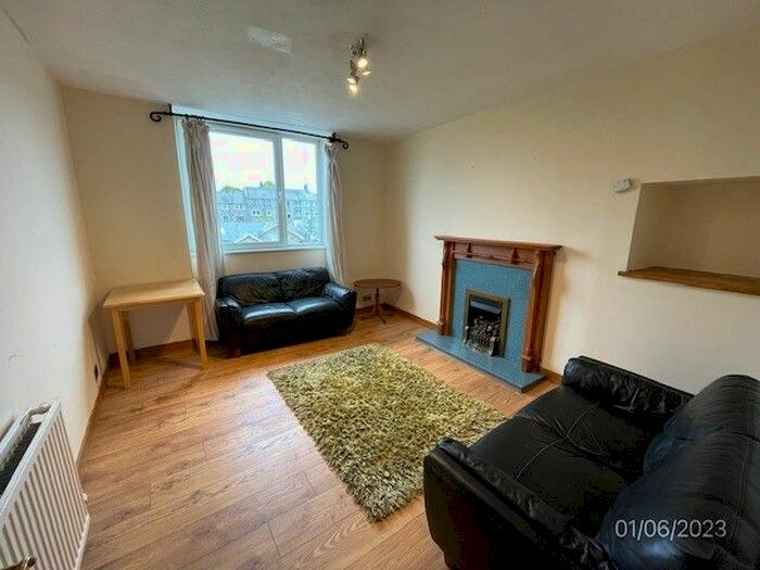 2 Bedroom Flat To Rent In Tanfield Walk, Top Floor, Aberdeen, AB24