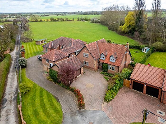 4 Bedroom Detached House For Sale In Temple Garth, Copmanthorpe, York, YO23