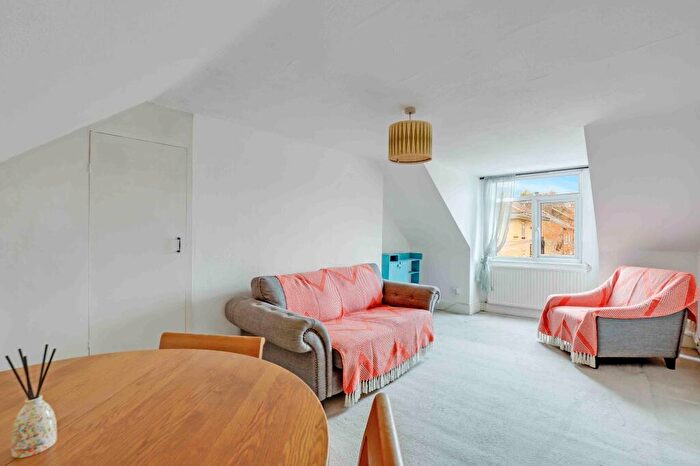 1 Bedroom Flat To Rent In Castledine Road, Penge, SE20