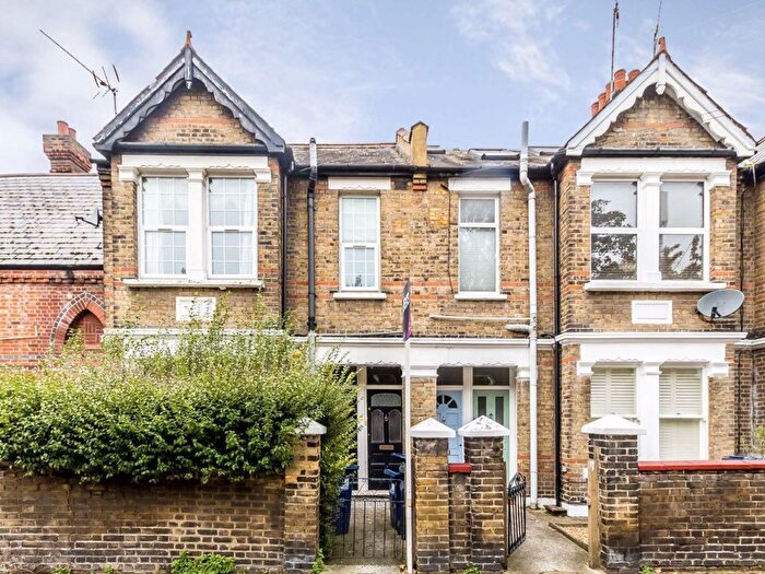 2 Bedroom Flat To Rent In Acton Lane, London, W4