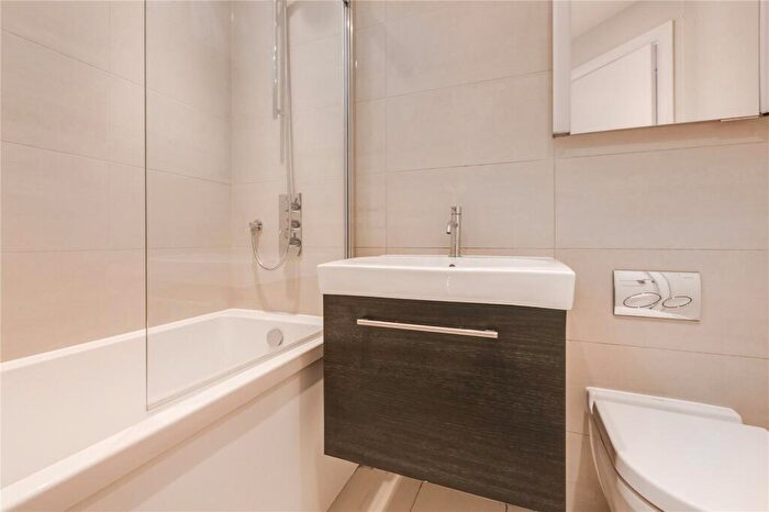 2 Bedroom Flat To Rent In Barker Drive, Camden, NW1