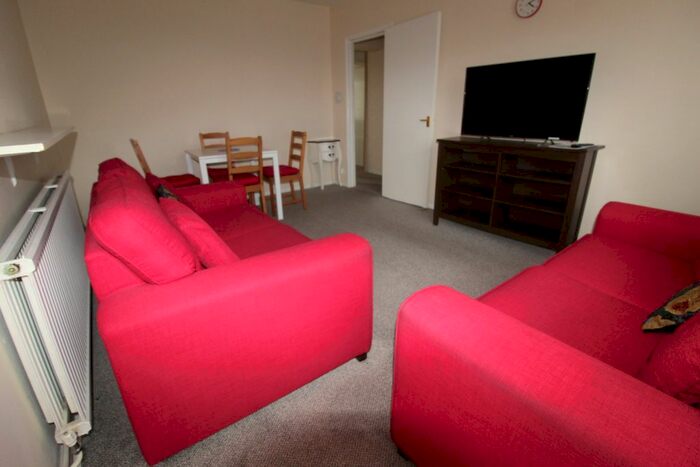 2 Bedroom Flat To Rent In Atherton Place, Southall, UB1